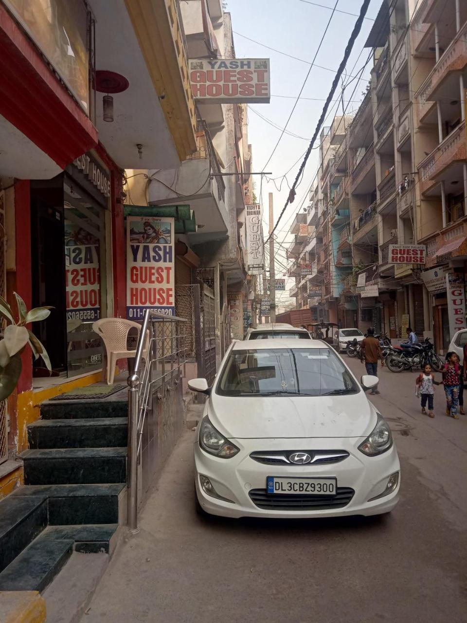 Yash Guest House 01 Minute Walk In Nizamuddin Railway Station Nueva Delhi Exterior foto
